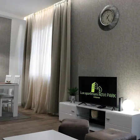 Lux Novi Park Apartment Vrdnik