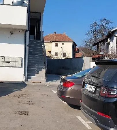 Apartment Lux Novi Park