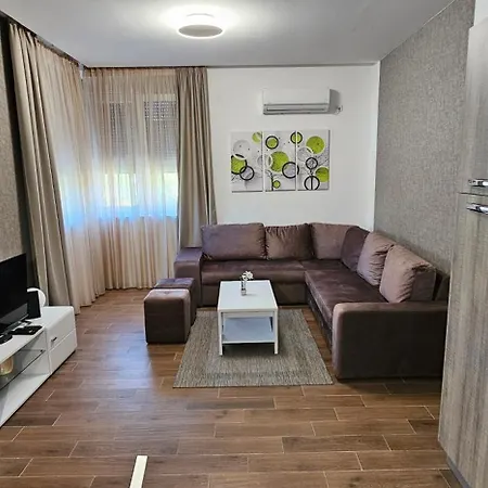 Lux Novi Park Apartment *