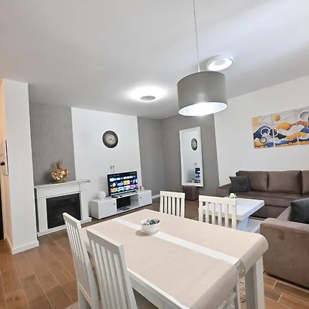 Apartment Lux Novi Park