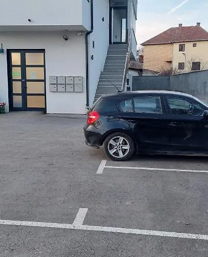 Lux Novi Park Rednek