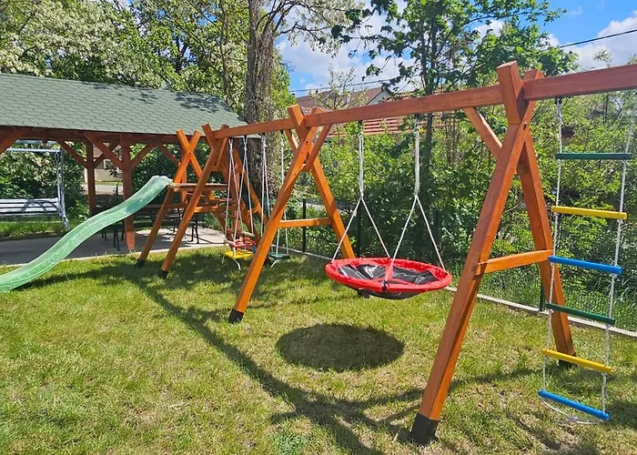 Lux Novi Park * Rednek