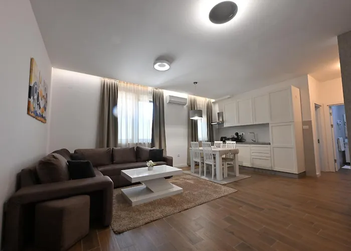 Lux Novi Park * Rednek